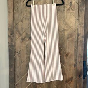 Daytrip flare bottom pants youth size medium from Buckle.   Fit like 8-10